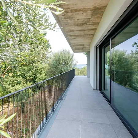 Villa With Indoor Heated Pool *