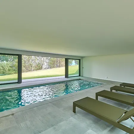 빌라 With Indoor Heated Pool *